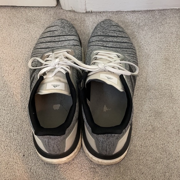 ADIDAS ULTRABOOST SIZE 11 - Picture 2 of 5